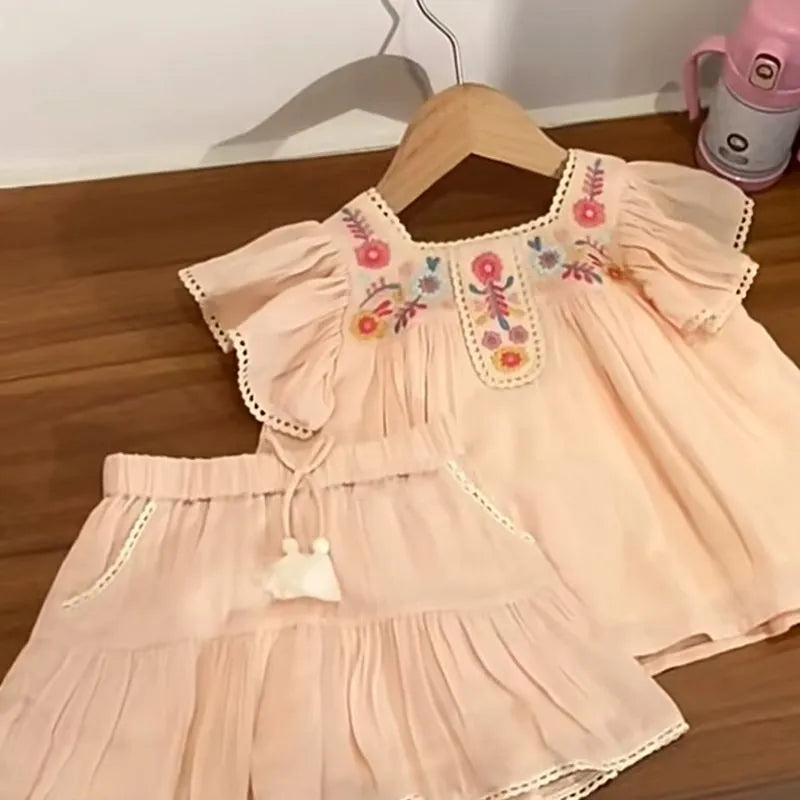 Conjunto Infantil Larguinho Blusa Com Bordado E Shorts