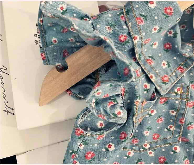 Conjunto Infantil Floral Jeans Blusa Com Botões Frontal E Shorts