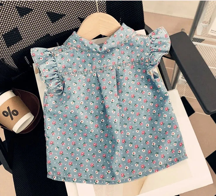 Conjunto Infantil Floral Jeans Blusa Com Botões Frontal E Shorts