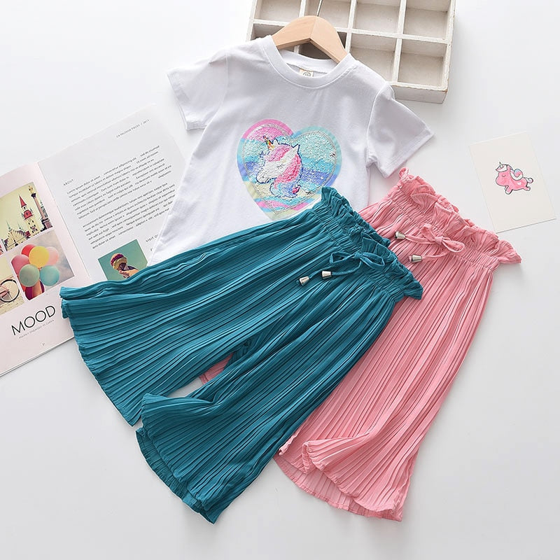 Conjunto Infantil Camiseta Unicórnio e Calça Plissada