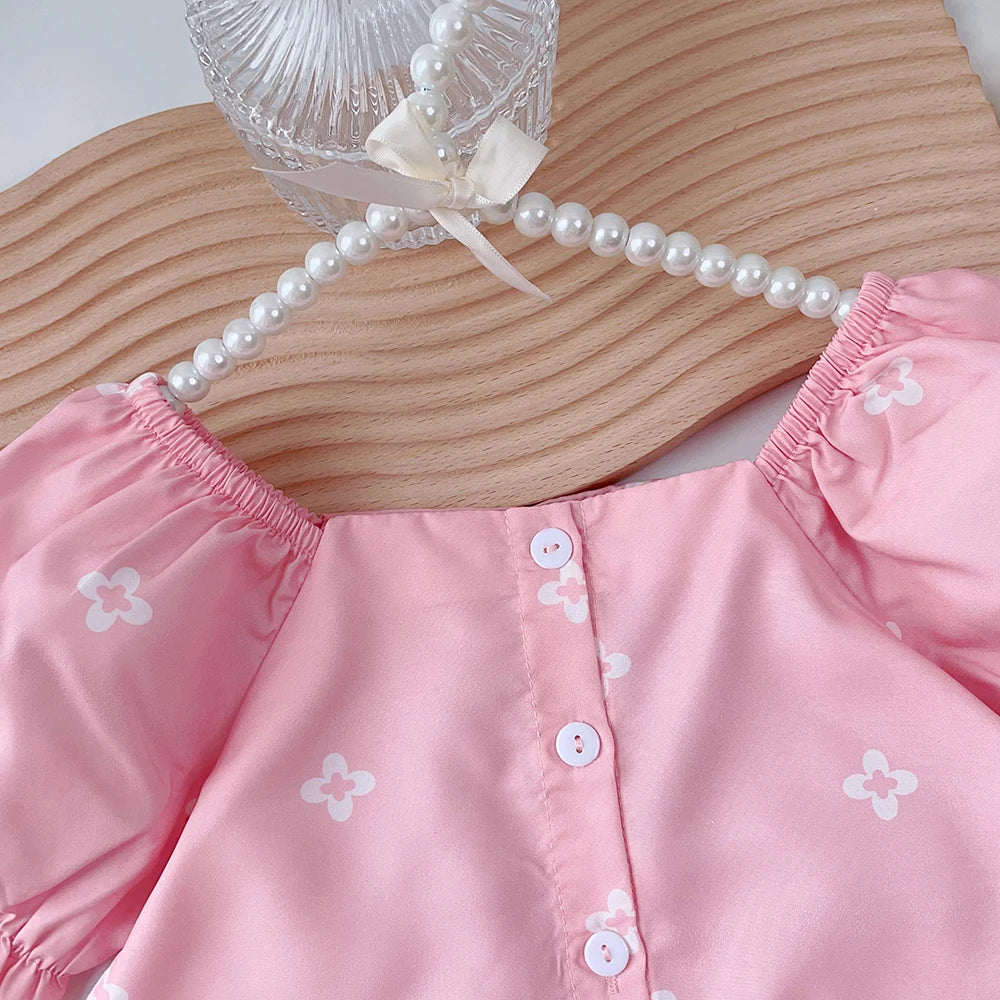 Conjunto Infantil Blusa Cropped Com Manga Bufante  E Shorts Estampado