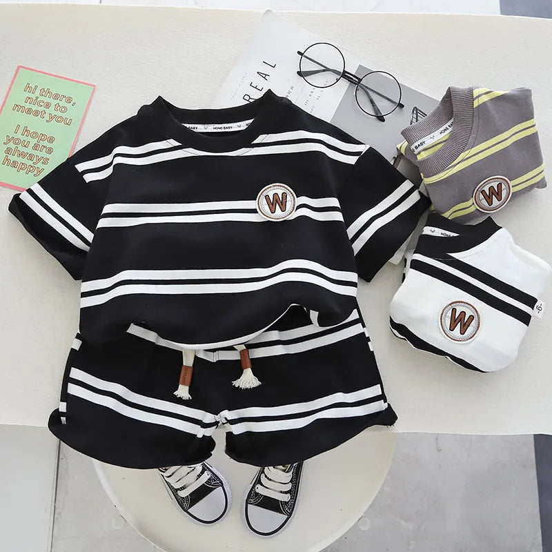 Conjunto Infantil Blusa e Bermuda Com Listras