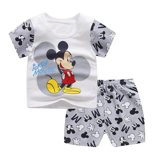 Conjunto Infantil Blusa E Bermuda Estampa Mickey/Ursinho Pooh