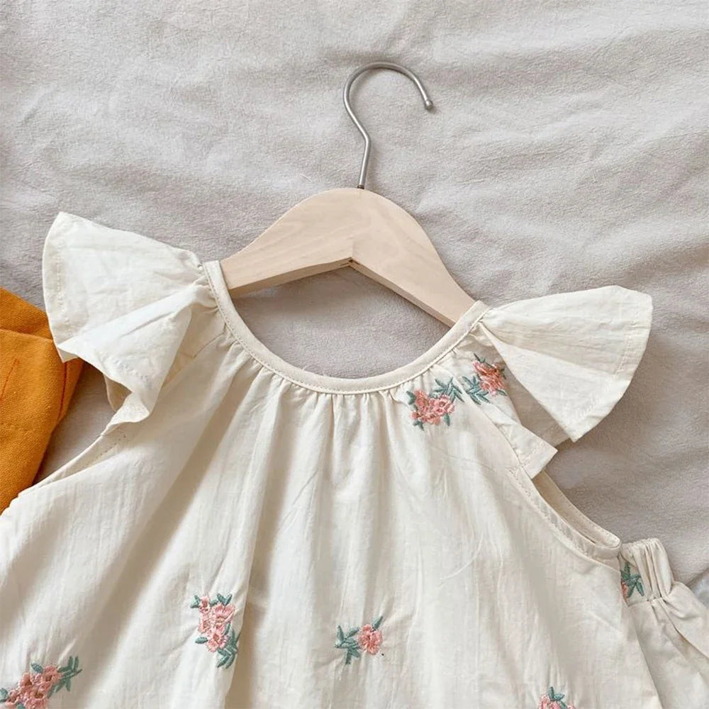 Conjunto Infantil Blusa Com Botões e Shorts Com Bordado De Flores