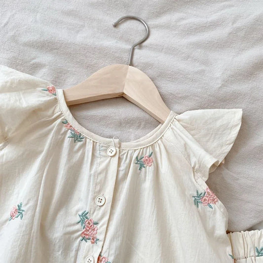 Conjunto Infantil Blusa Com Botões e Shorts Com Bordado De Flores