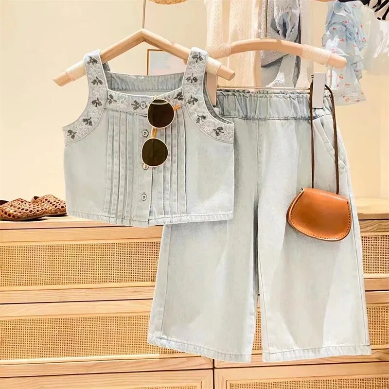 Conjunto Infantil Jeans Cropped Bordado E Calça